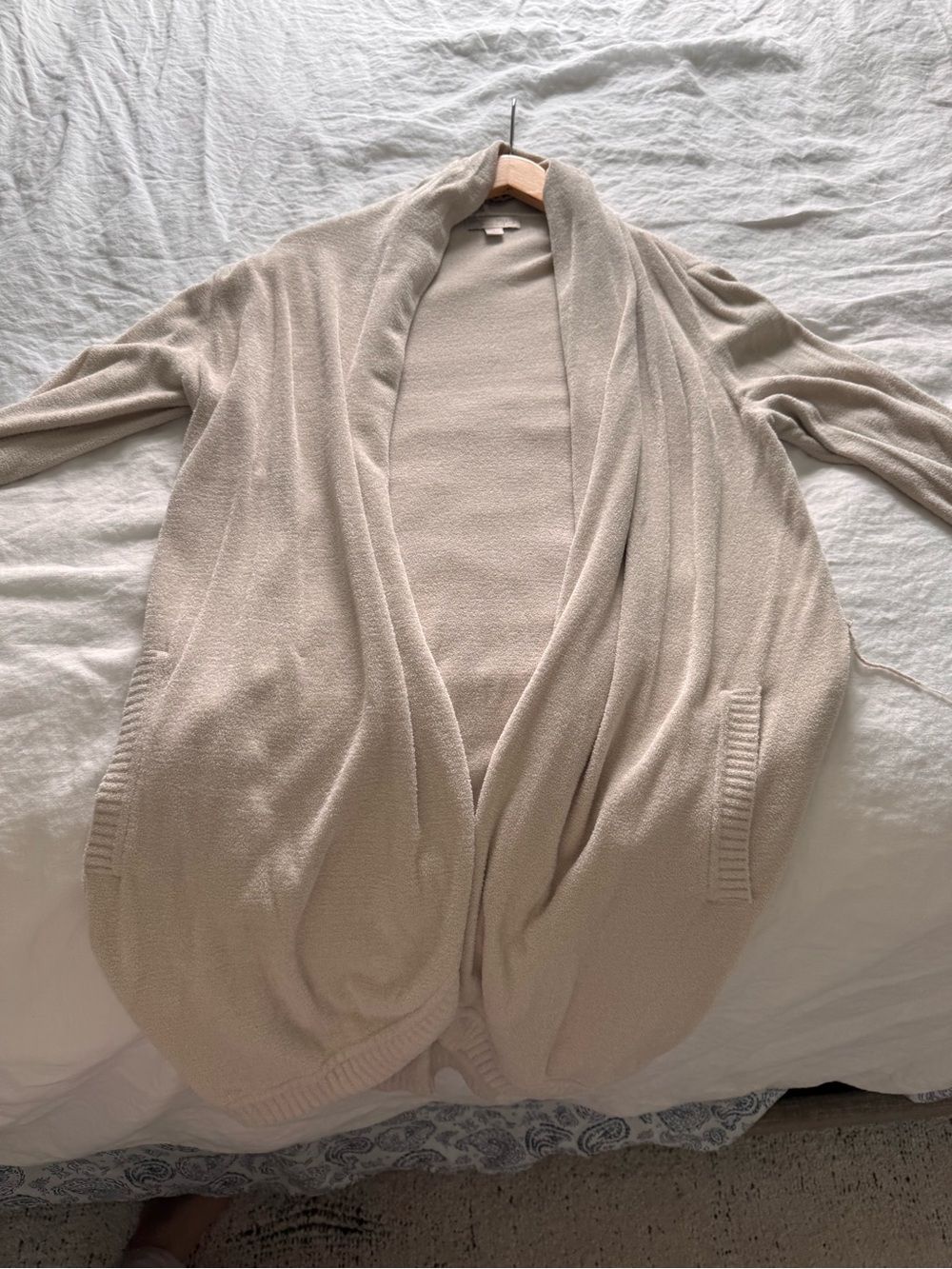 Barefoot Dreams Open-Front Women’s Cardigan Sweater in Light Beige